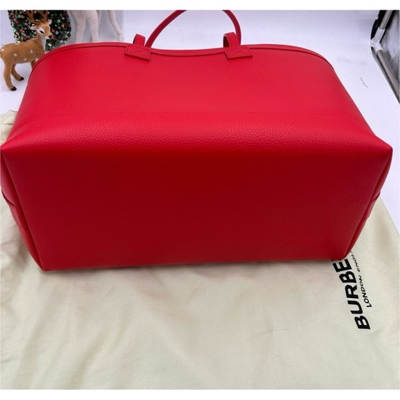 Burberry pebble grain, leather check lined, large shopping tote - Picture 5 of 9